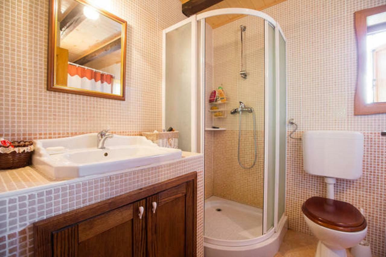 Peacefull Family Cottage Gornji Desinec Екстер'єр фото